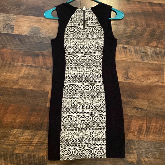 H&M dress size XS very stretchy - Picture 2 of 2